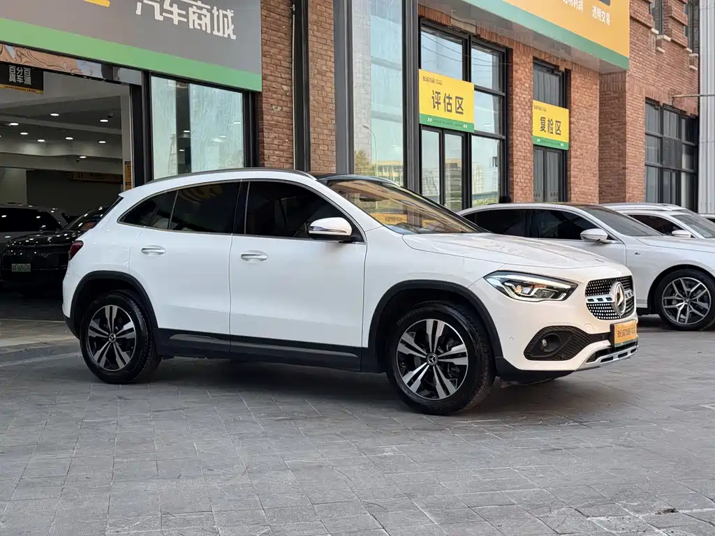 Mercedes-Benz GLA 2023
