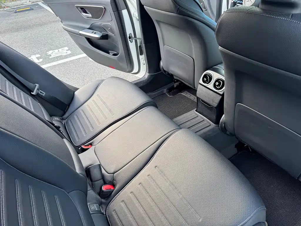 Mercedes-Benz C-Class 2021 — фото 16
