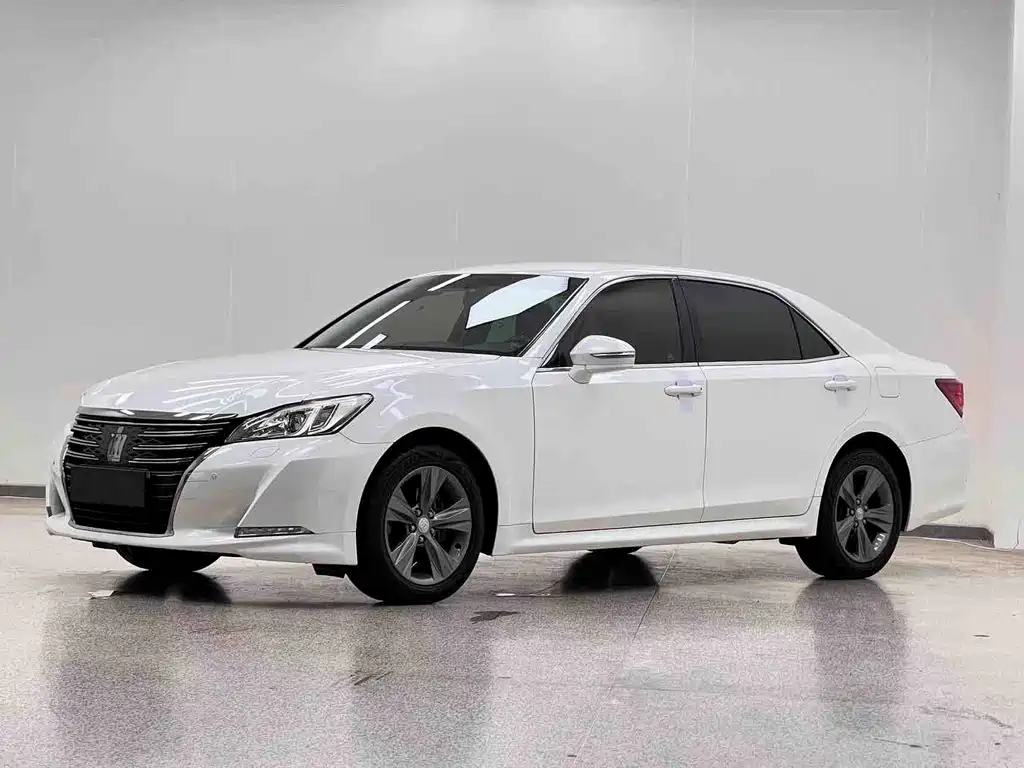 Toyota Crown 2019 — фото 1