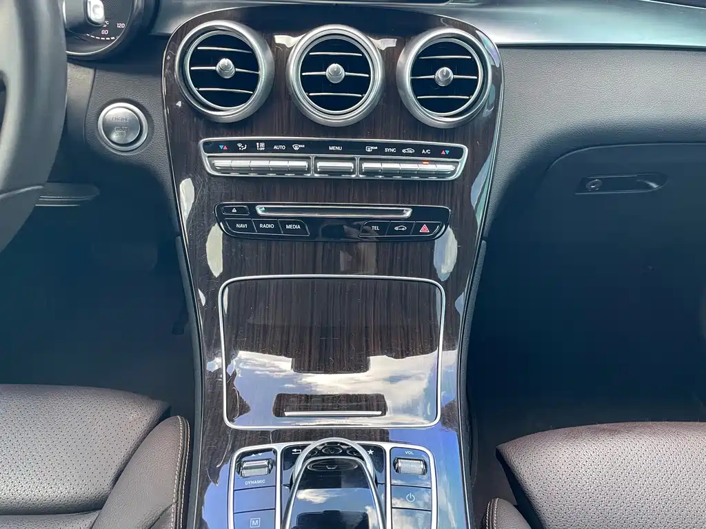 Mercedes-Benz GLC 2017 — фото 11