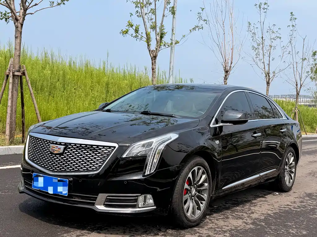 Cadillac XTS 2018 — фото 1