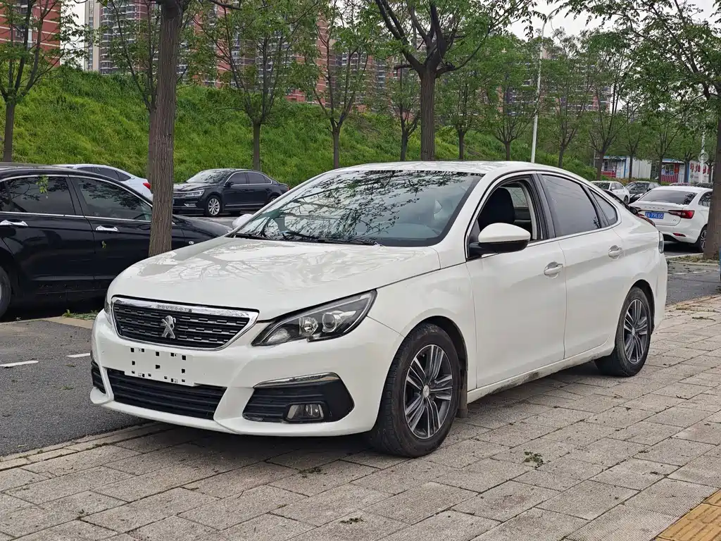 Peugeot 308 2017 — фото 1