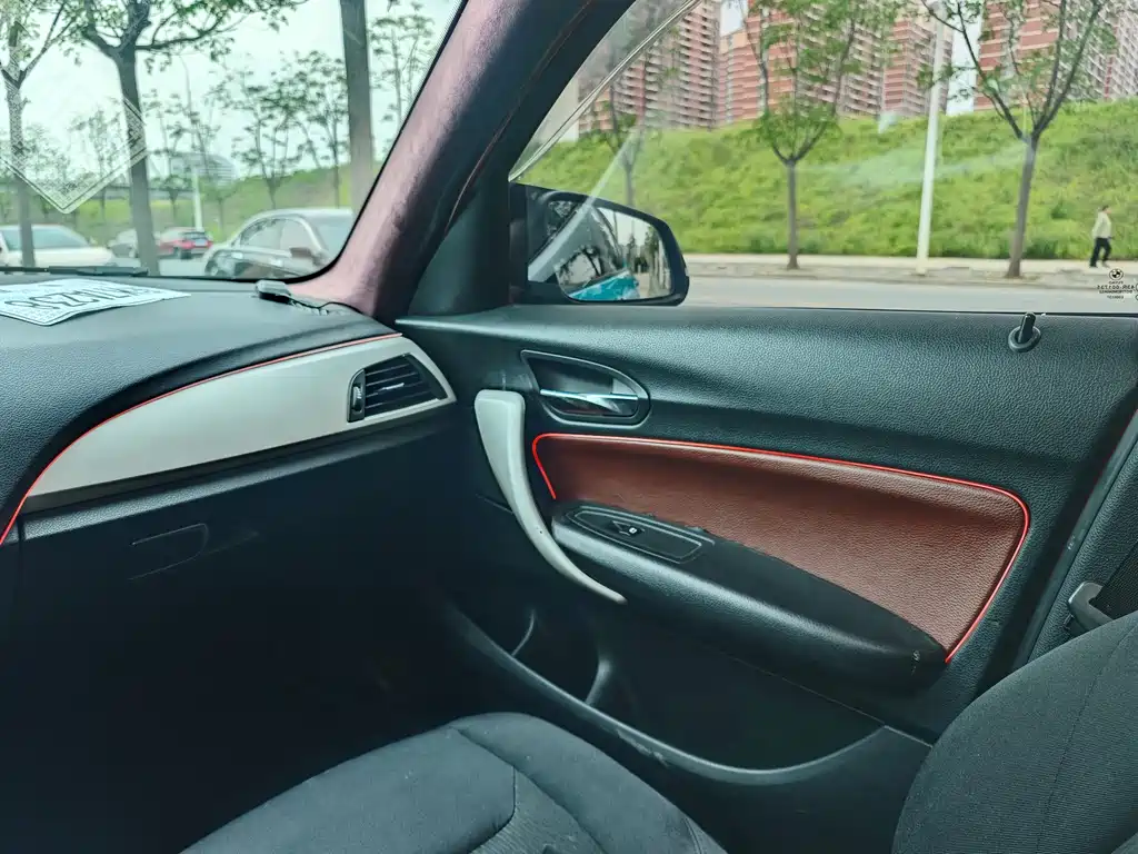BMW 1 Series 2014 — фото 12