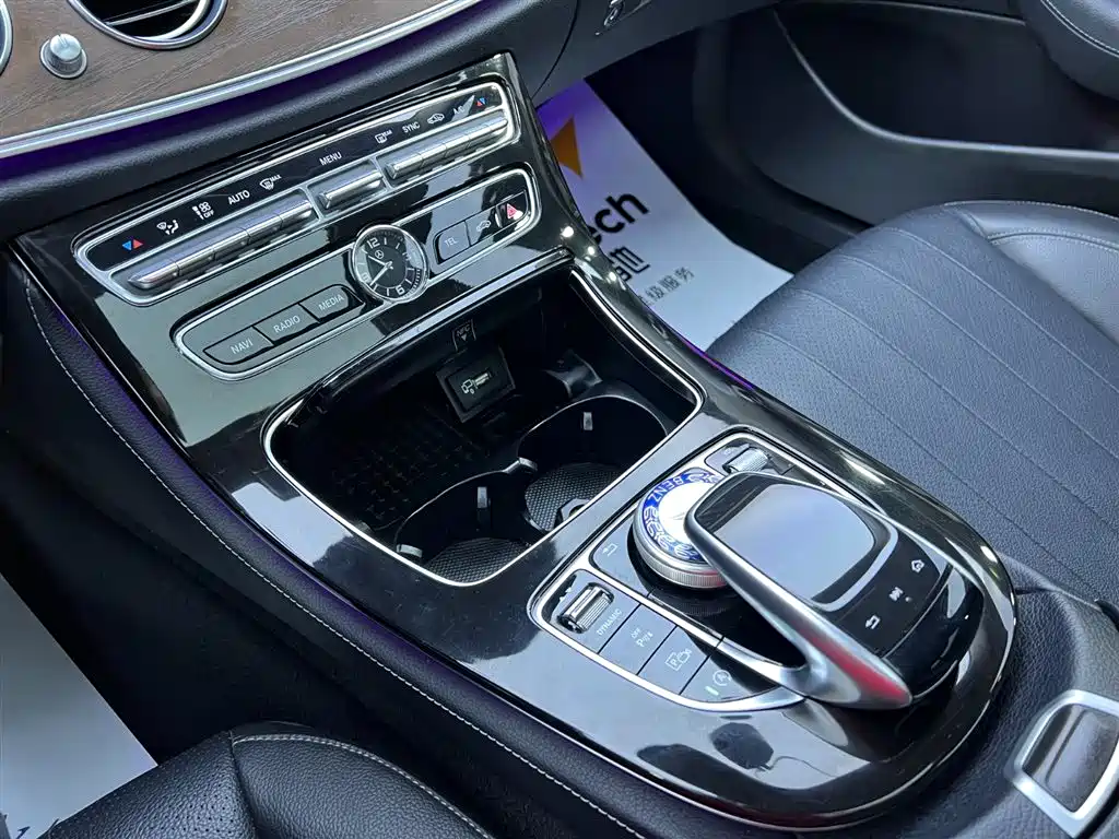 Mercedes-Benz E-Class 2017 — фото 17