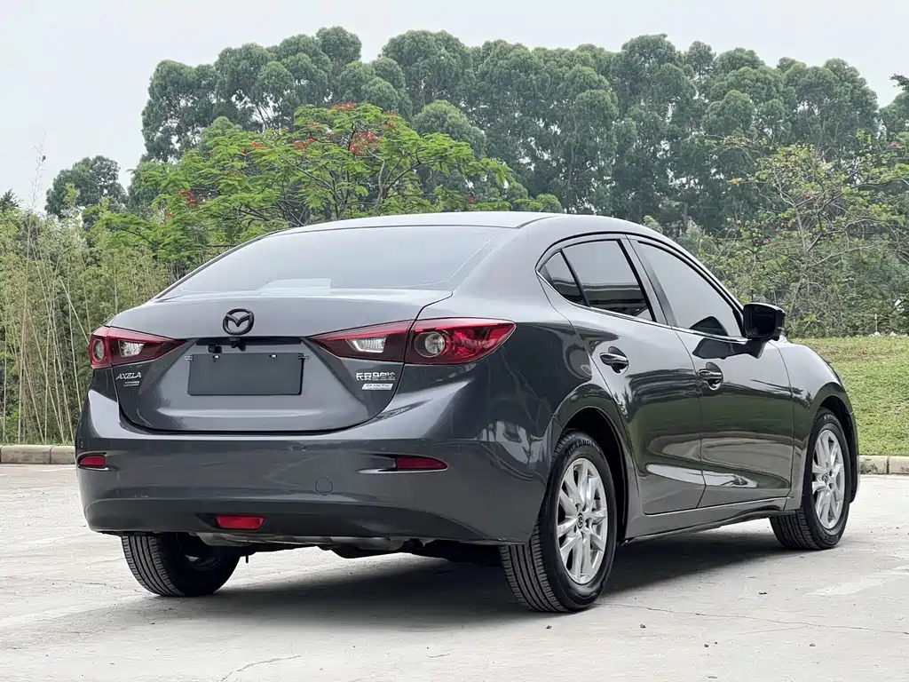 Mazda 3 Axela 2017 — фото 14