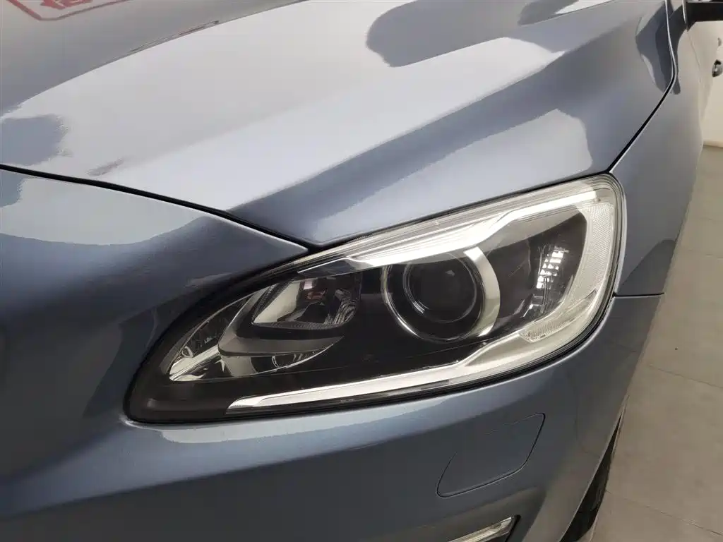 Volvo S60 2017 — фото 7