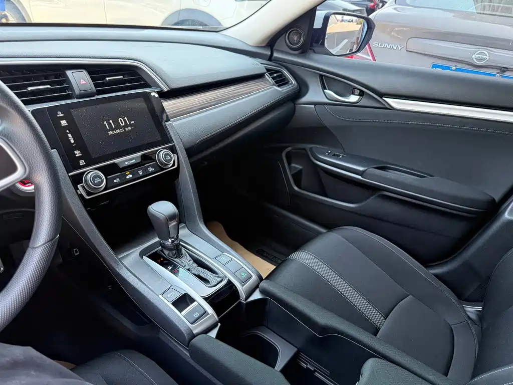 Honda Civic 2020 — фото 17