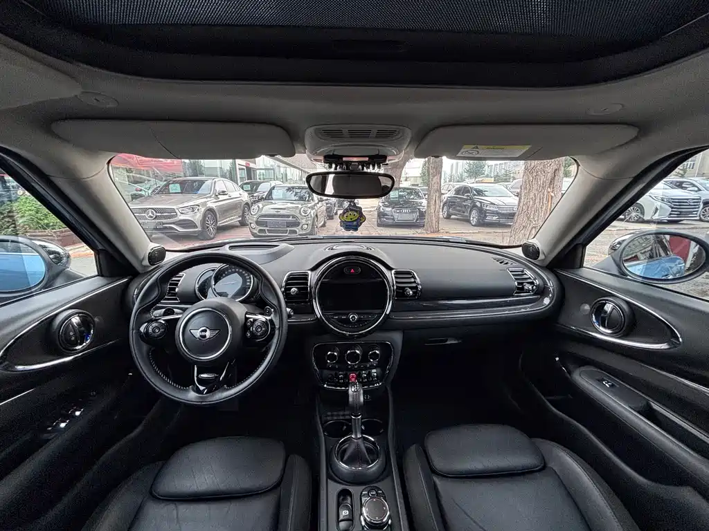 MINI Clubman 2018 — фото 9