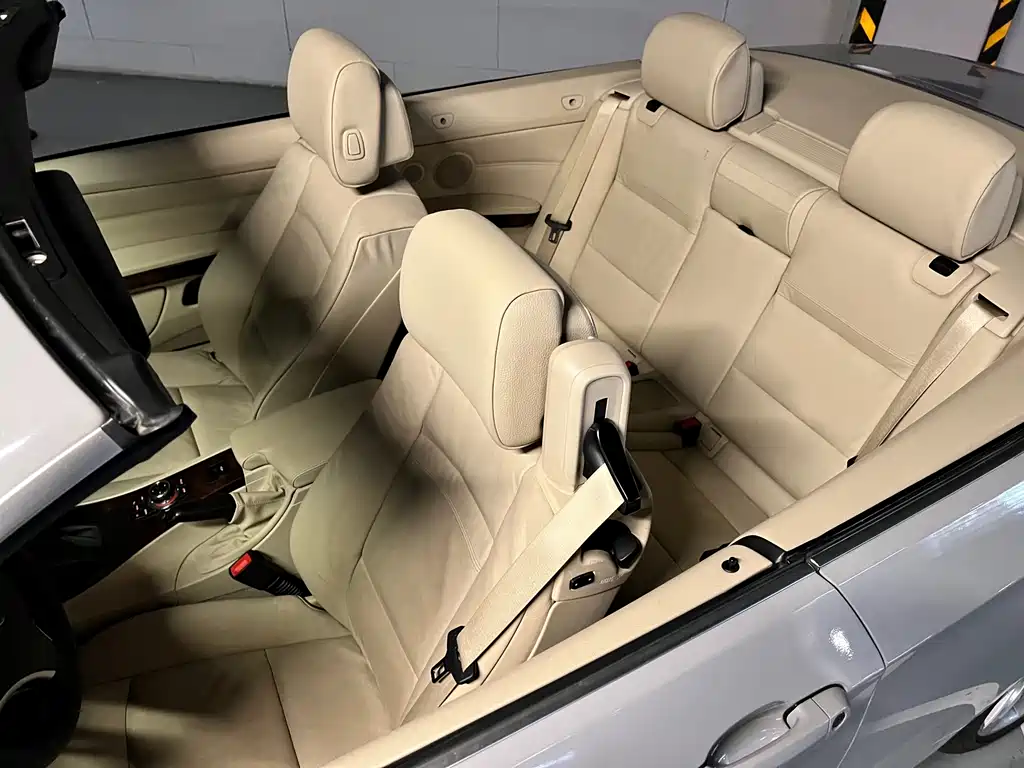 BMW 3 Series 2009 — фото 16