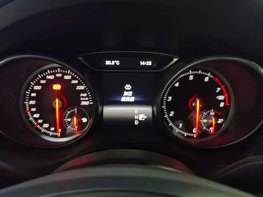 Mercedes-Benz GLA 2018 — фото 14