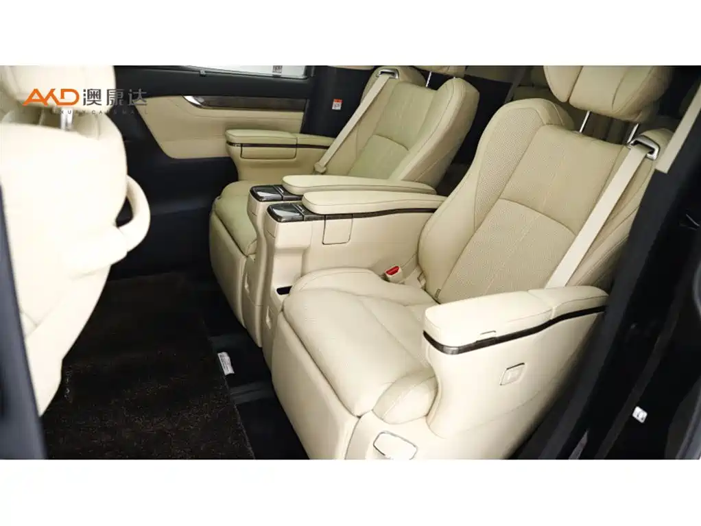 Toyota Alphard 2022 — фото 7