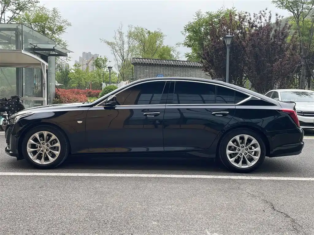 Cadillac CT5 2023 — фото 10