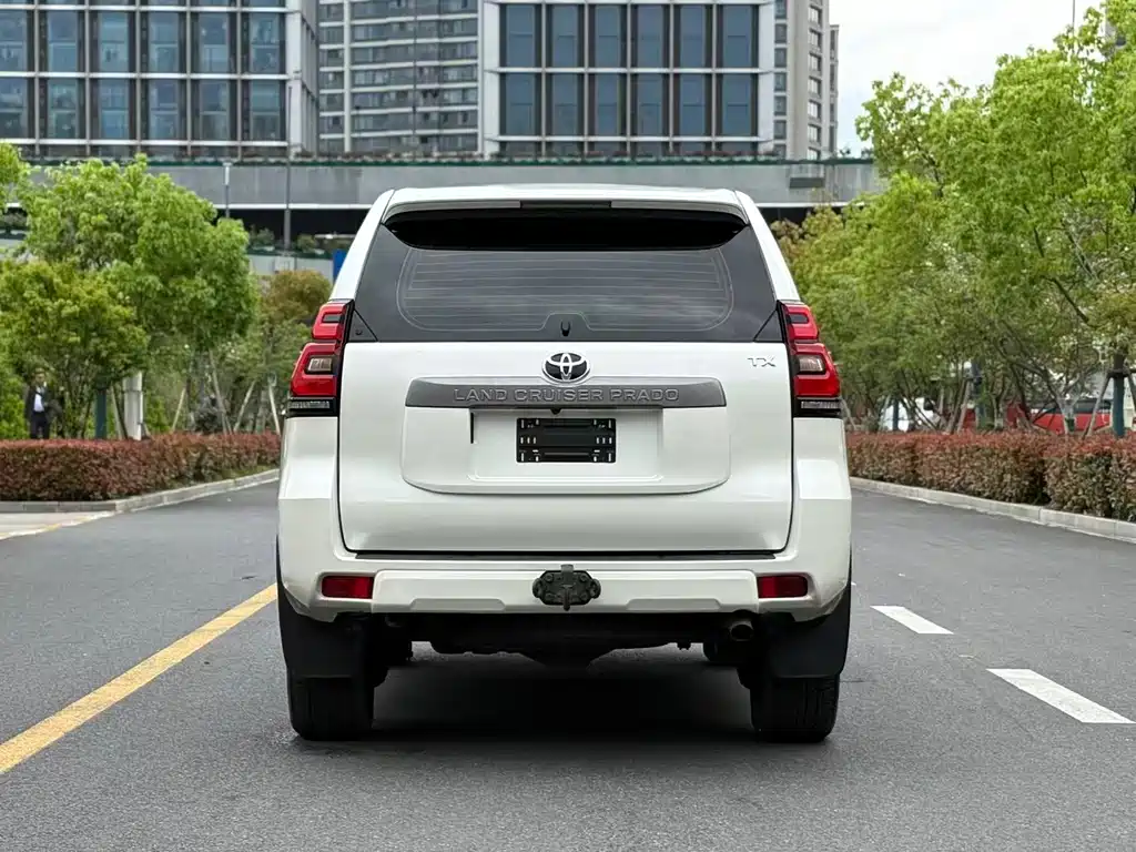 Toyota Prado 2023 — фото 6
