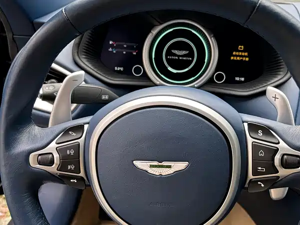 Aston Martin DB11 2020