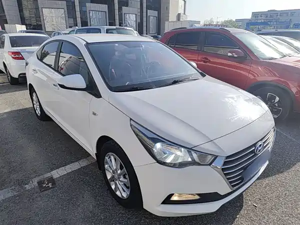 Hyundai Verna 2016