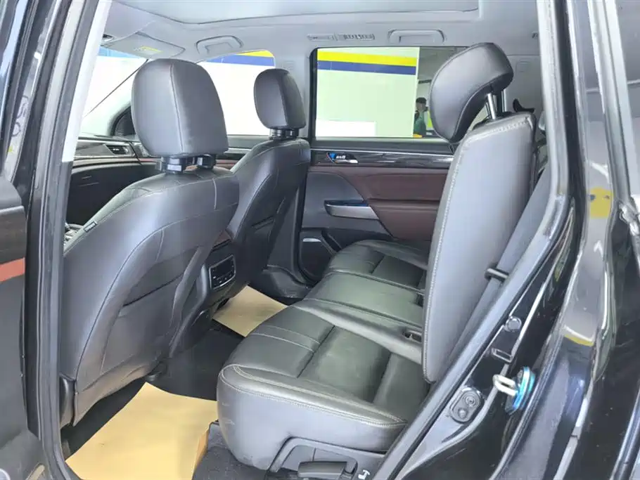 GAC Motor Trumpchi GS8 2017 — фото 11