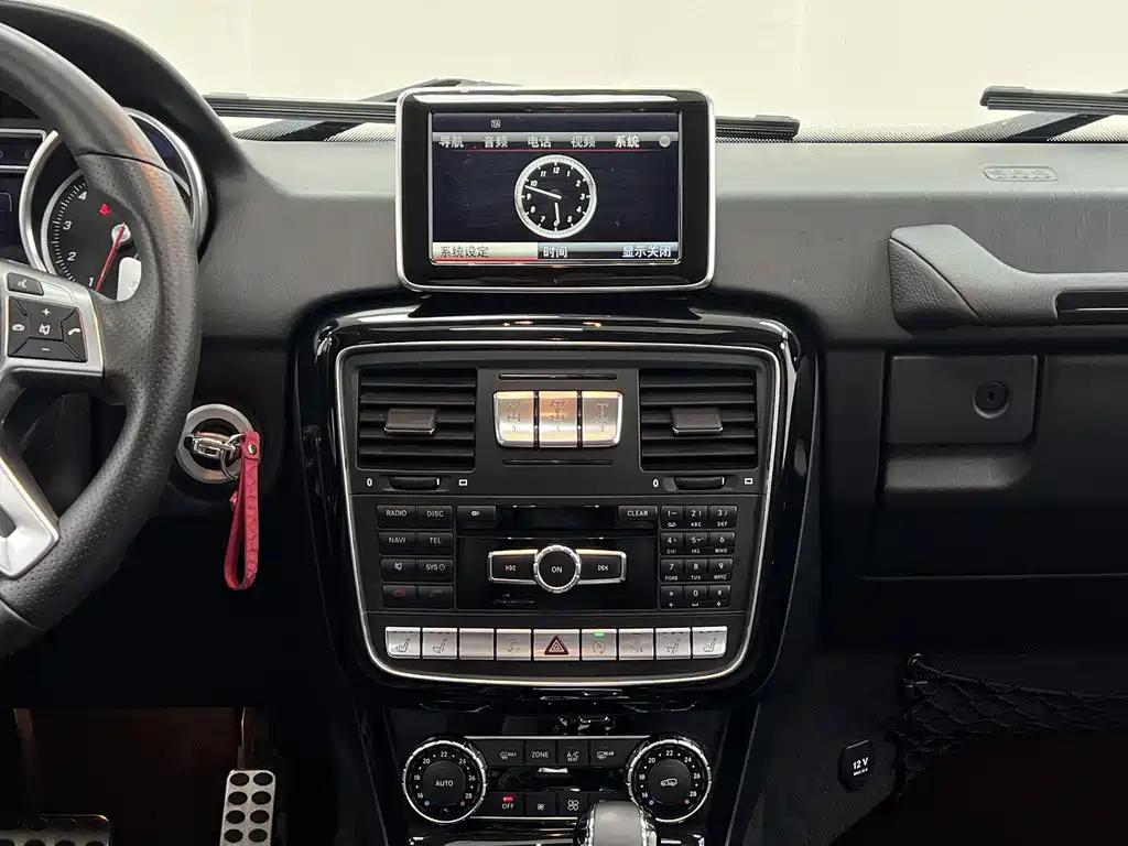 Mercedes-Benz G-Class 2016 — фото 19