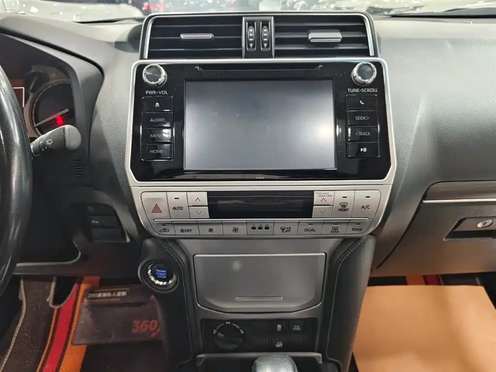 Toyota Prado 2020 — фото 10