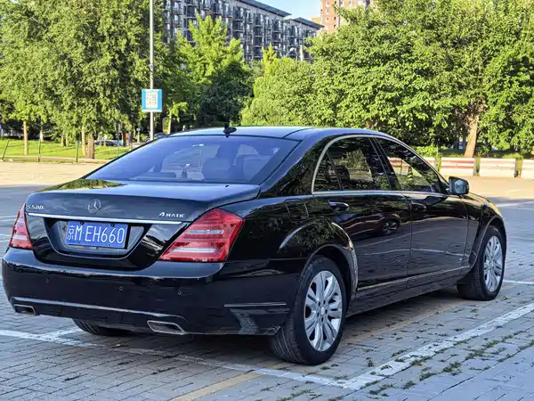 Mercedes-Benz S-Class 2010