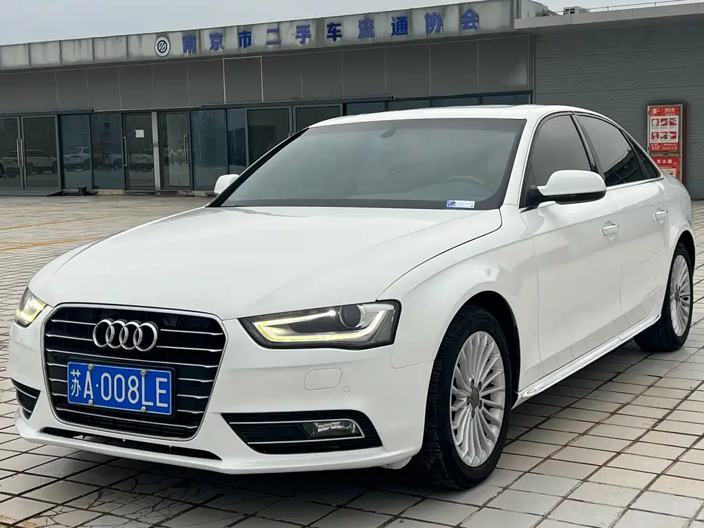 Audi A4L 2016 — фото 1