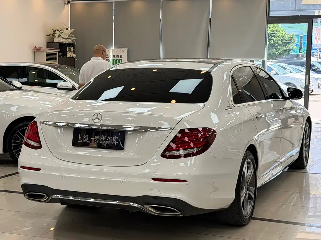 Mercedes-Benz E-Class 2020 — фото 20