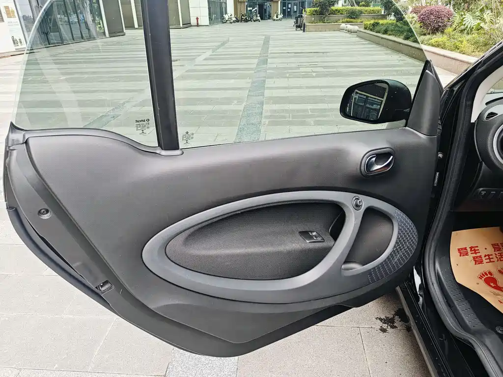 smart Fortwo 2017 — фото 14