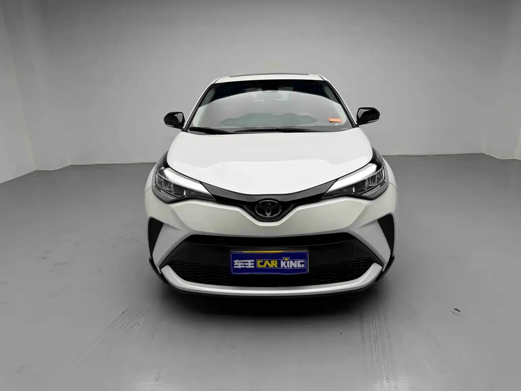 Toyota C-HR 2023 — фото 2
