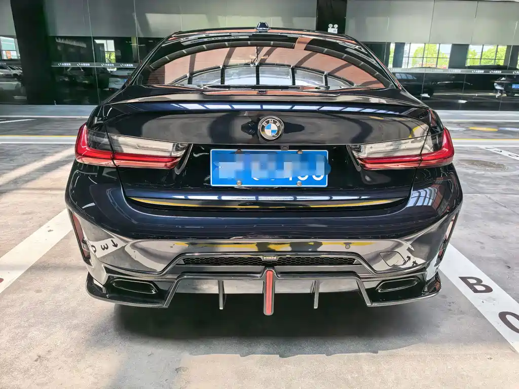 BMW 3 Series 2025 — фото 17