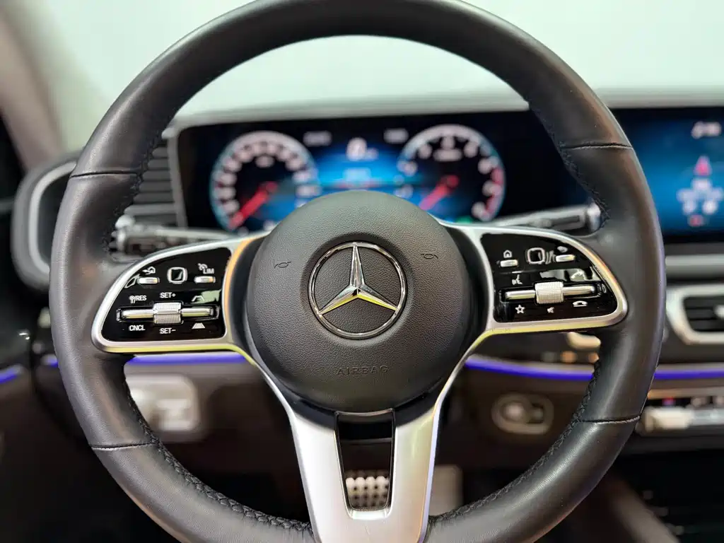 Mercedes-Benz GLS 2023 — фото 24
