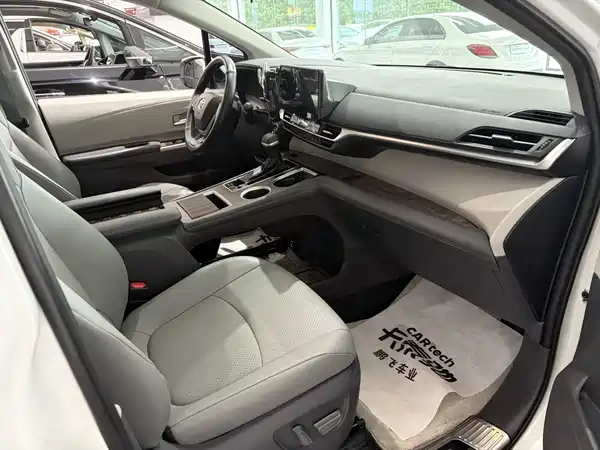 Toyota Granvia 2025