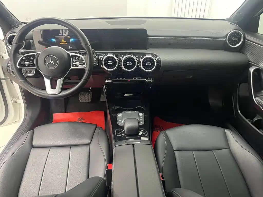 Mercedes-Benz A-Class 2022 — фото 9