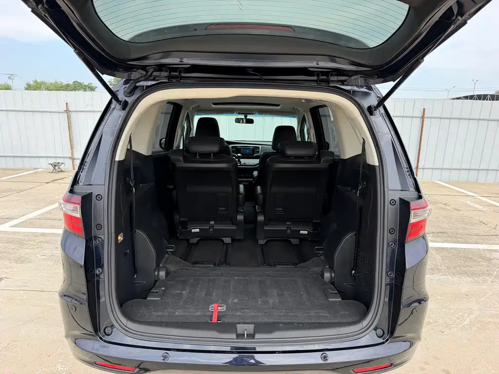 Honda Odyssey 2017 — фото 27