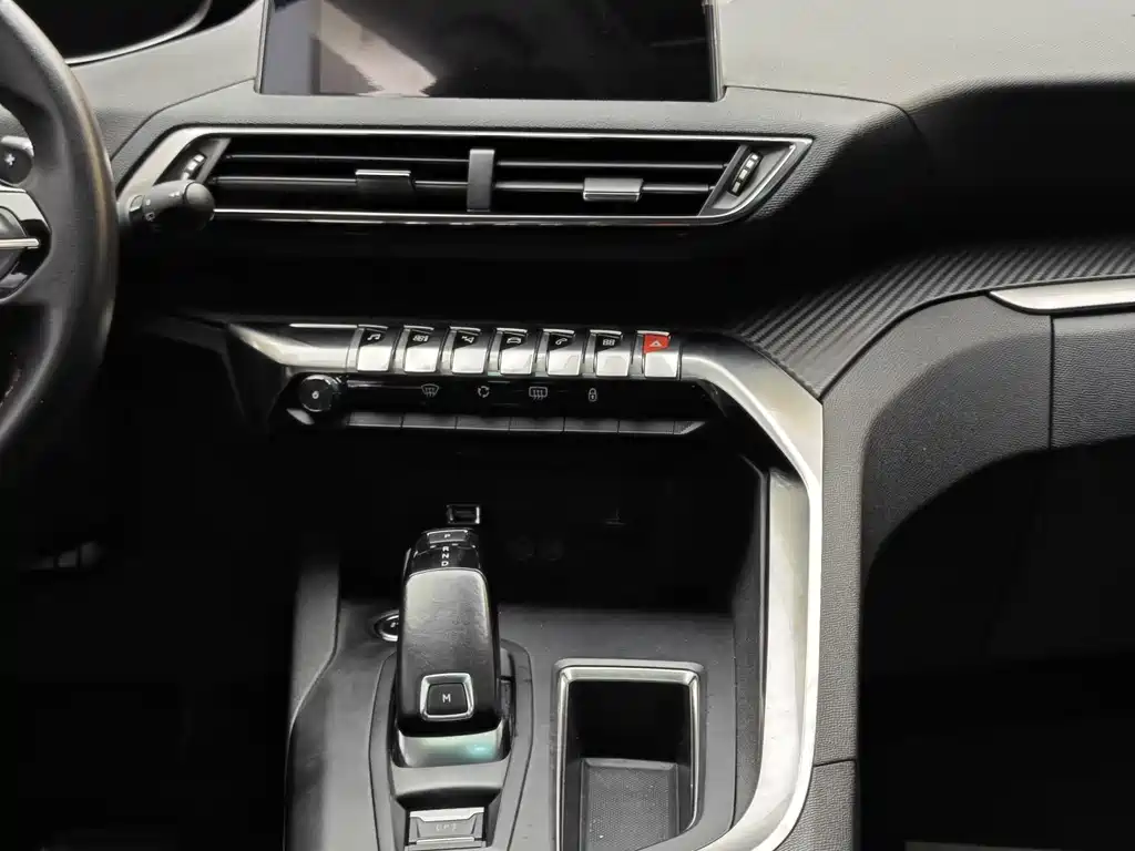 Peugeot 5008 2018 — фото 19