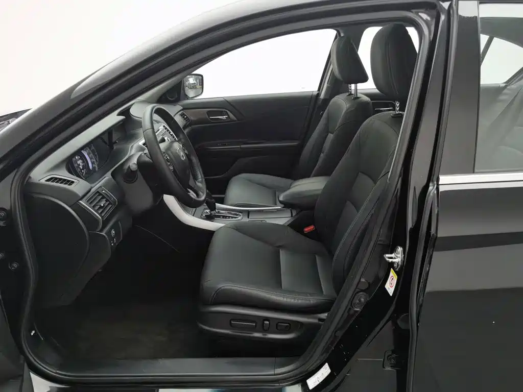 Honda Accord 2016 — фото 10