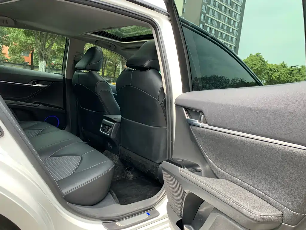 Toyota Camry 2024 — фото 16