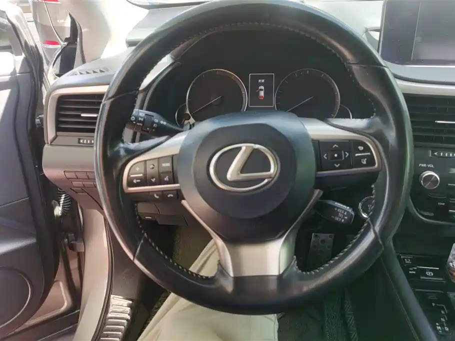 Lexus RX 2017 — фото 15