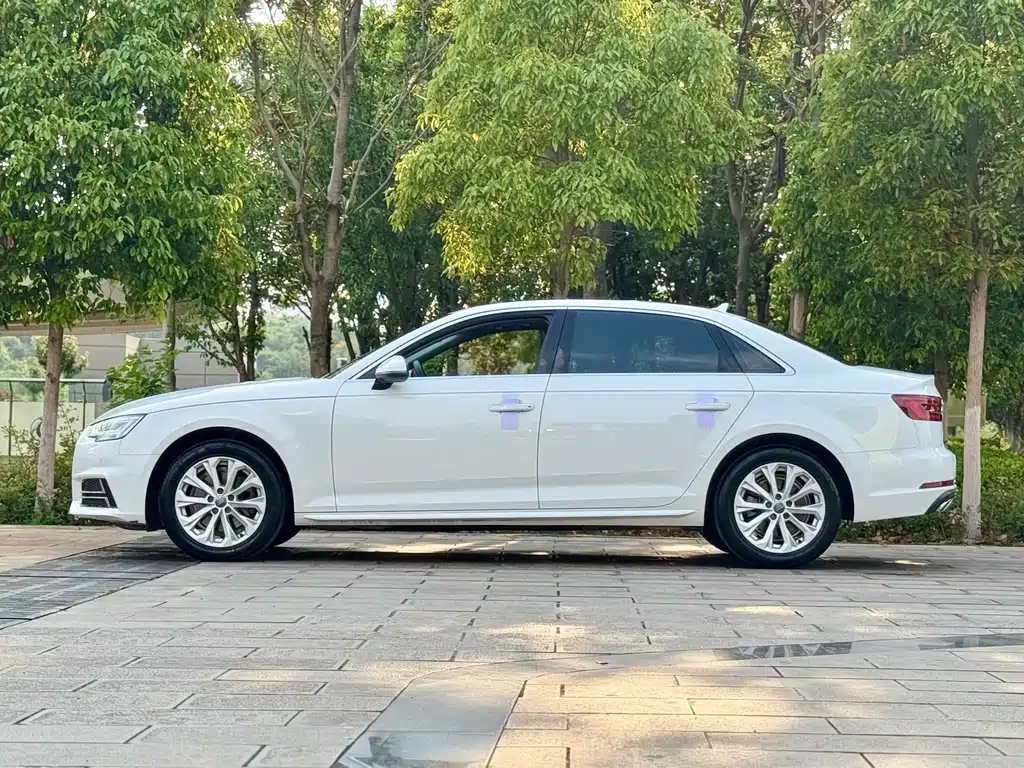 Audi A4L 2020 — фото 10