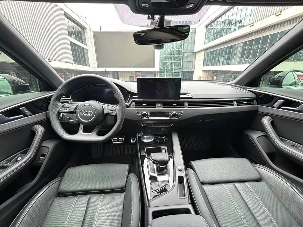 Audi A4L 2023