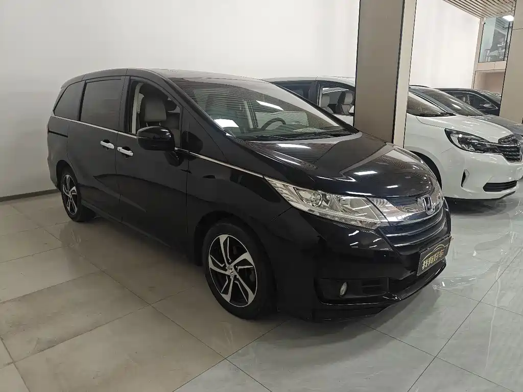 Honda Odyssey 2017 — фото 2
