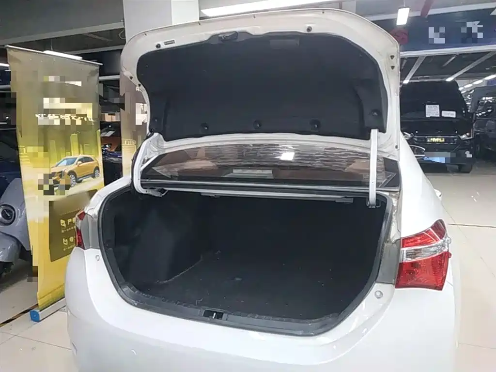 Toyota Corolla 2015 — фото 19