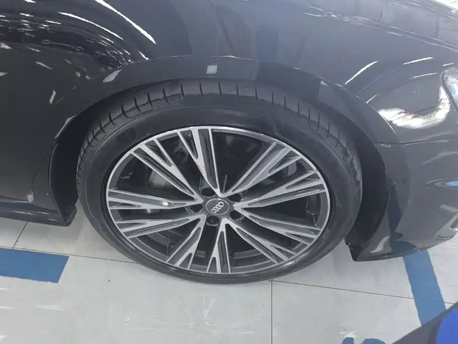Audi A6L 2020