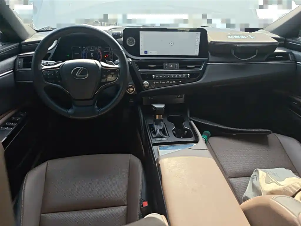 Lexus ES 2022 — фото 10