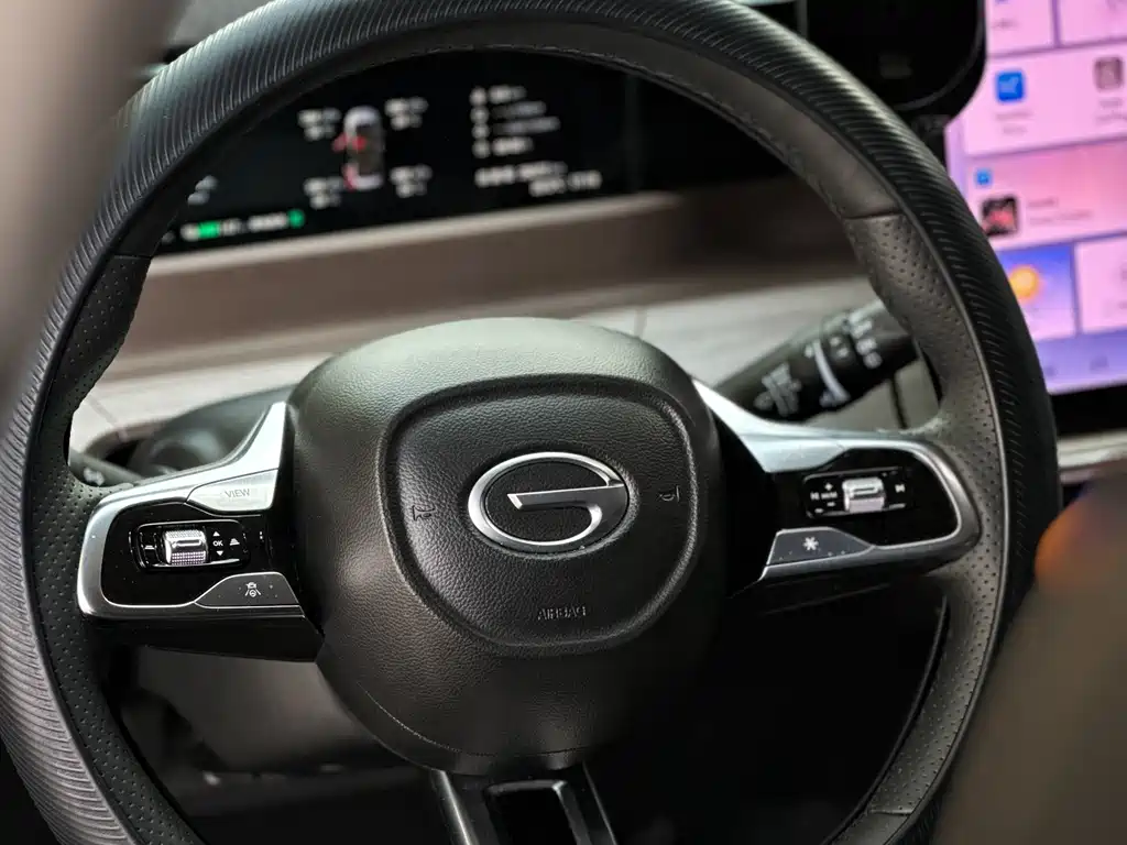 GAC Motor E8 Hybrid 2024 — фото 3