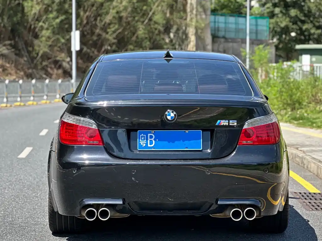BMW M5 2007 — фото 12