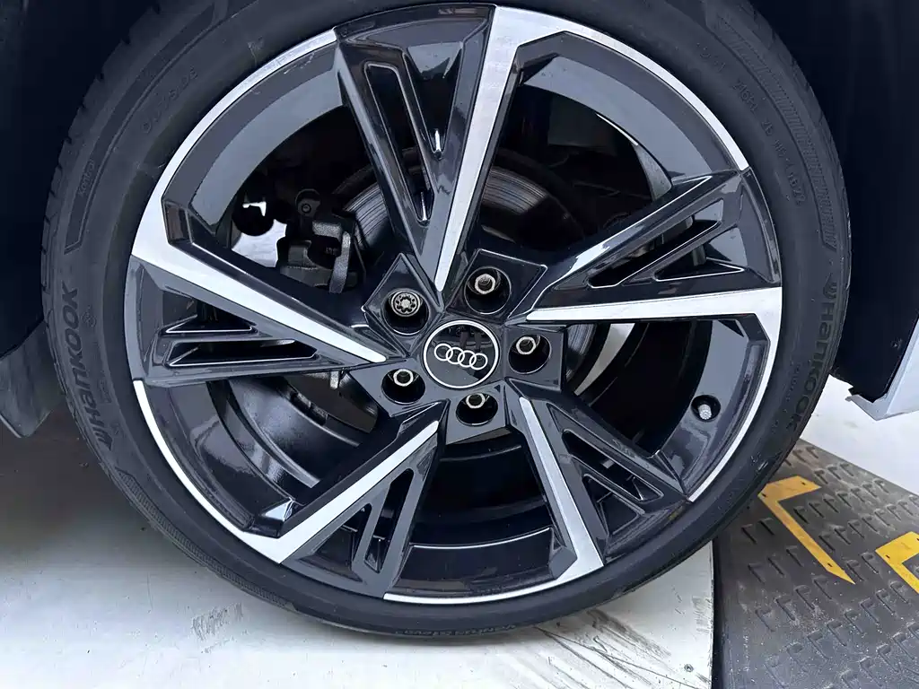 Audi A3 2023 — фото 22