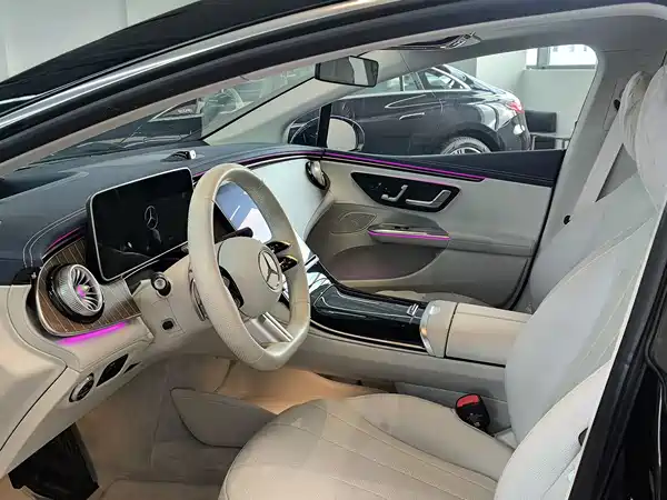 Mercedes-Benz EQE 2025