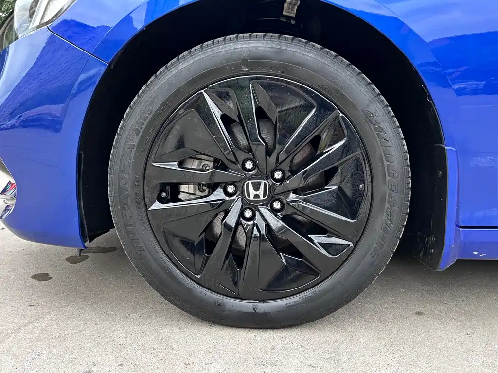 Honda Accord 2018 — фото 10