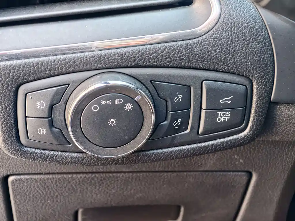 Ford Edge 2021 — фото 19
