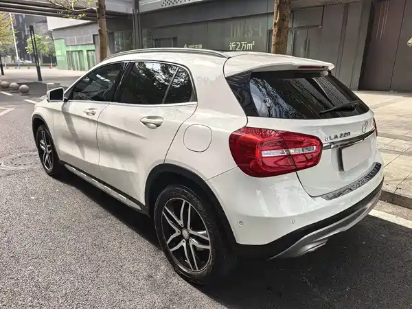 Mercedes-Benz GLA 2016