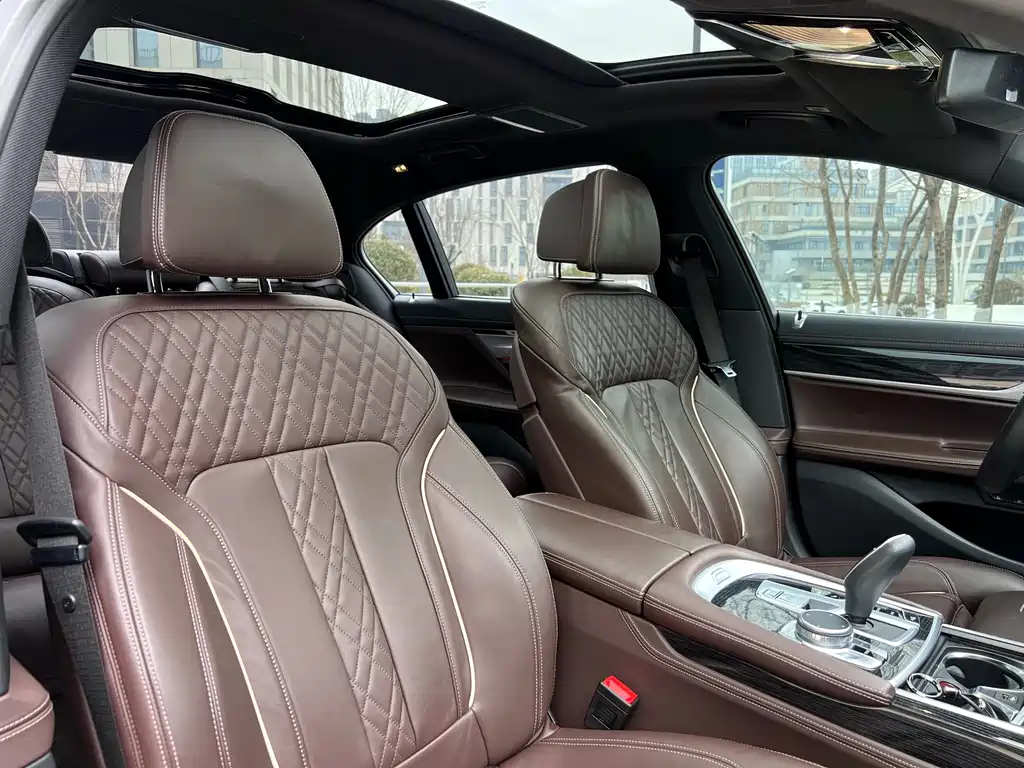 BMW 7 Series 2020 — фото 11